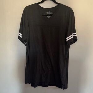 Classic Black Heathered V-Neck Baseball Tee with White Sleeve Stripes